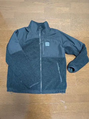[새상품급] UNDER ARMOUR 블랙 플리스 자켓