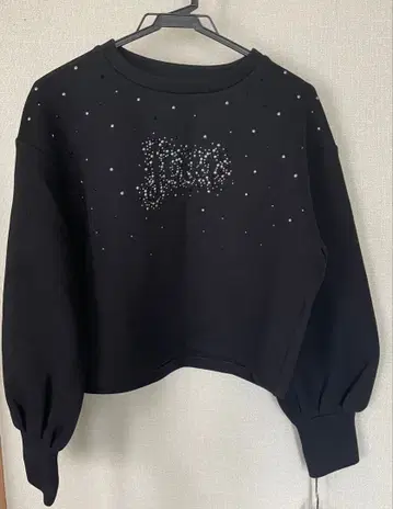 새상품 그레이스 콘티넨탈 로고 컷 탑 2024AW 맨투맨 트레이닝복 블랙