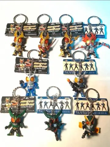 반프레스토 인형뽑기 경품 가면라이더 아기토 피규어 키링 9종