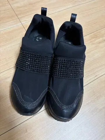 누디 워크 스니커즈 스트레치 비쥬 벨트 25cm 블랙 반짝반짝 새상품급