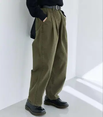 와이드 팬츠 투 턱 카키