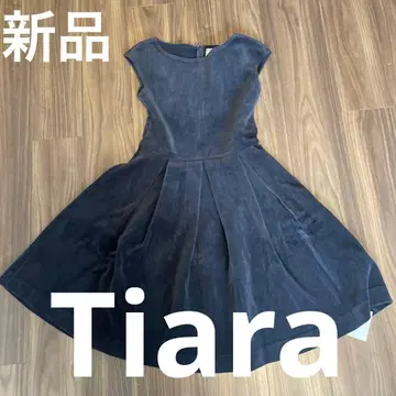새상품 택 포함 Tiara 슬리브리스 원피스