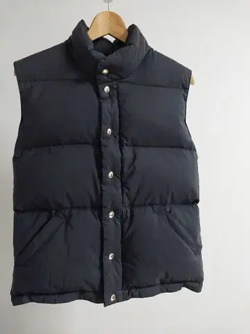 Crescent Down Works 다운 베스트 S 블랙