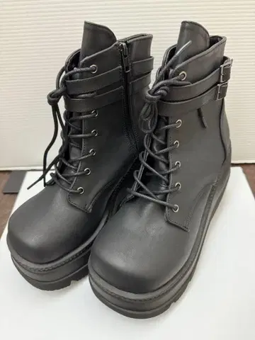 [ 새상품 ] DEMONIA 데모니아 통굽 부츠