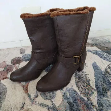 새상품 FAUVE 브라운 퍼(fur) 포함 어그 부츠