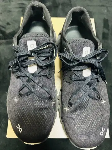 On 블랙 스니커즈 cloudX3 러닝화