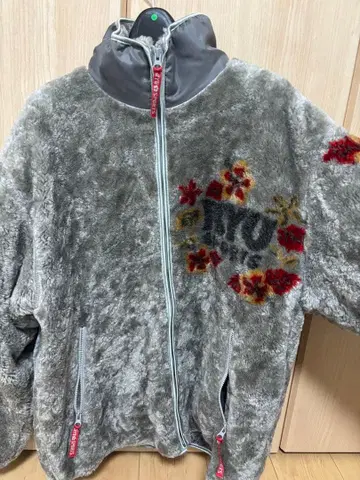 RYU SPORTS 플라워 자수 플리스 자켓