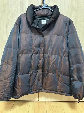 CECI OU CELA 브라운 다운 자켓