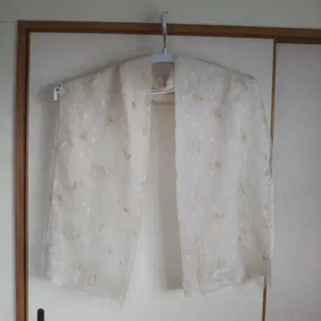 아이보리 자수 장식 쉬폰 스톨