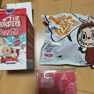 THE MONSTERS 코카콜라 러브브 정품