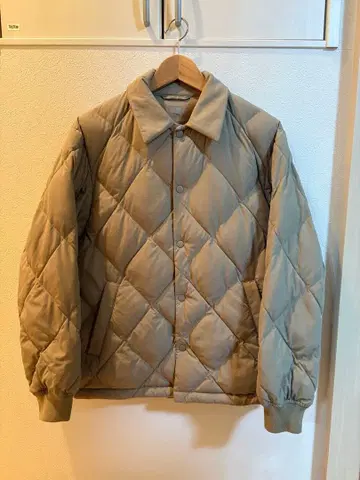 유니클로 퍼프 테크 자켓 S 남성용 베이지