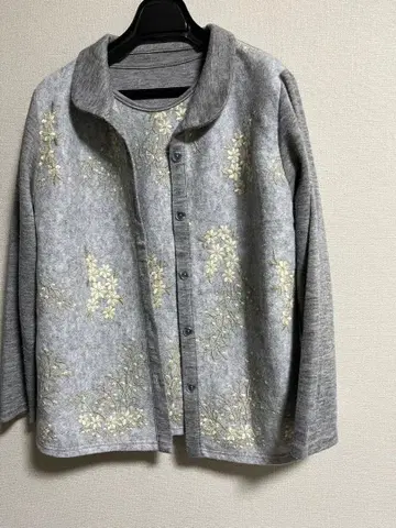 꽃무늬 자수 그레이 앙상블