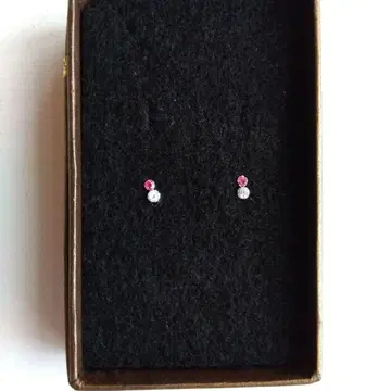 K14 WG 핑크 스톤과 클리어 스톤 귀걸이