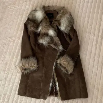 ZARA 페이크 무스탕 코트