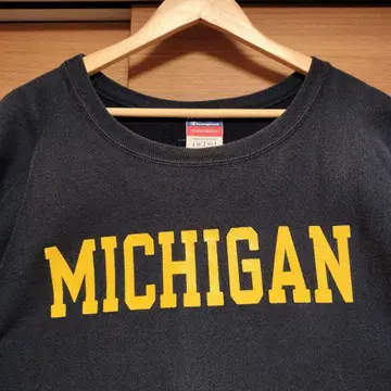 Champion 리버스 위브 맨투맨 MICHIGAN