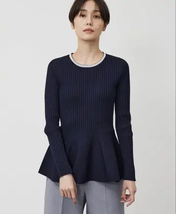 새상품 PLST 홀 가먼트 메탈릭 넥 페플럼 스웨터 L 네이비