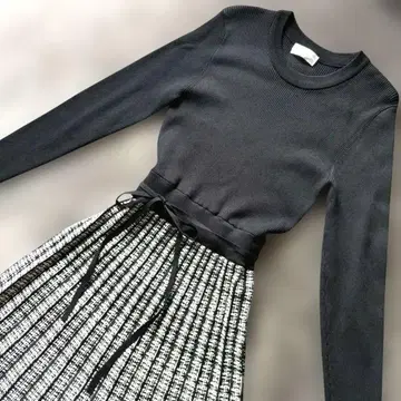 [새상품급] 인덱스 하운드투스 체크 자카드 플리츠 니트 원피스 L