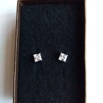 K14WG 크리스탈 귀걸이 투명 스퀘어형