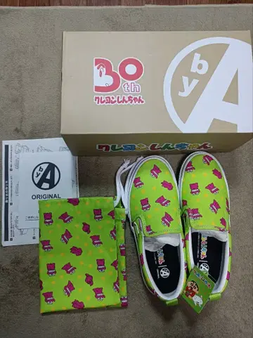 짱구는 못말려(크레용 신짱) 슬립온 스니커즈 초코비 패턴 23cm 새상품