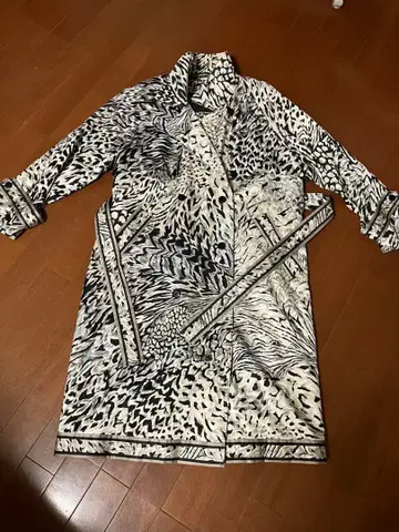 레오나르 코트 모노톤 애니멀 무늬 M~L