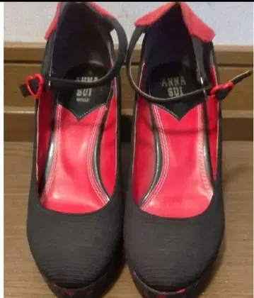 안나수이 펌프스