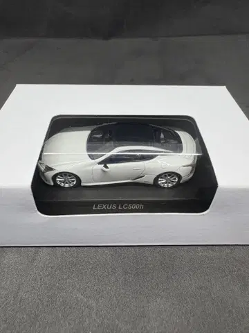 [ 미사용 새상품 ] 교쇼 미니카 1/64 LEXUS LC500h 화이트