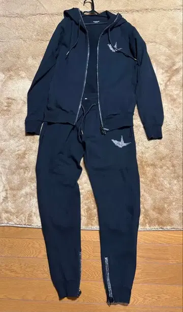 1PIU1UGUALE3 Relax 후드티 상하의 세트