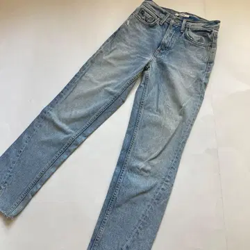 GRLFRND 스트레이트 데님 라이트 블루 프린지 밑단