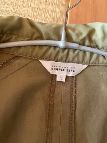 올리브 그린 후드 부착 자켓