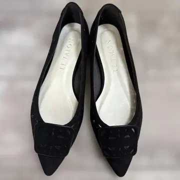 LE TALON 블랙 플랫슈즈