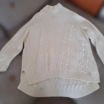 [ 새상품급 ] TOMORROWLAND 케이블 하이넥 니트 풀오버