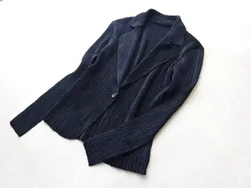 스페치오 셔틀 플리츠 자켓 블랙