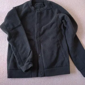 White Mountaineering 블랙 플리스 자켓