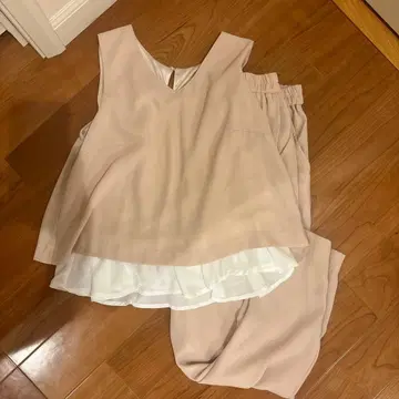 베이지 슬리브리스 V넥 셋업 M