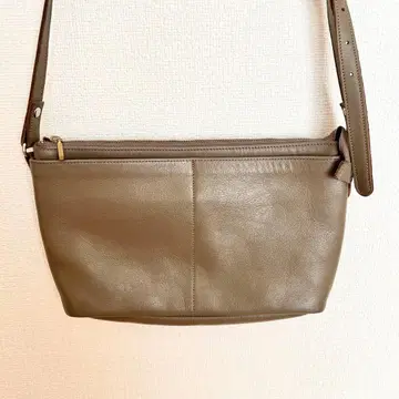 아워홈 ourhome 심플 스퀘어 숄더백 모카 브라운