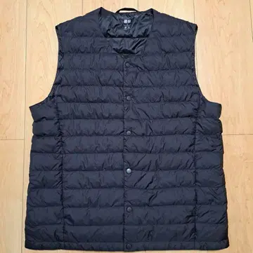 유니클로 울트라 라이트 다운 컴팩트 베스트 2WAY 블랙 M