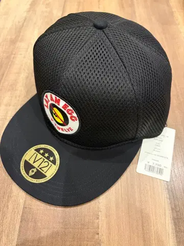 V12 LAY AN EGG 블랙 캡