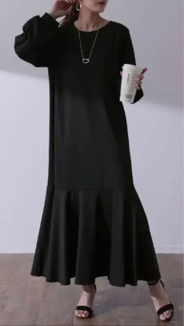 HUG.U 슬림 롱 원피스 블랙 머메이드