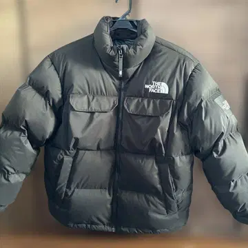 THE NORTH FACE 블랙 다운 자켓 M 한국 가슴 포켓 부착