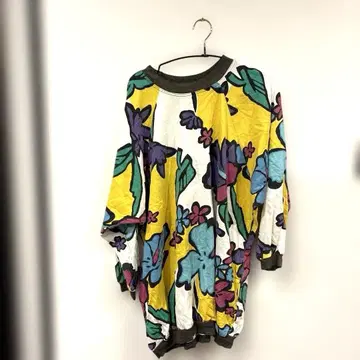 오버 사이즈 꽃무늬 긴팔 상의 2XL 정도