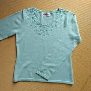 새상품급 갤러리 비스콘티 비즈 자수 니트 민트 그린