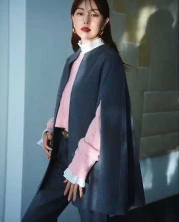 미라 오웬 울 혼방 스탠드 카라 리버 케이프 코트