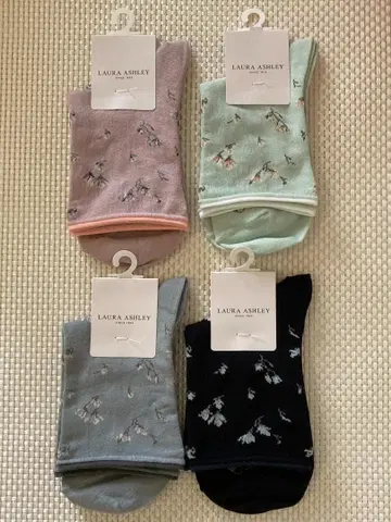 LAURA ASHLEY 로라 애슐리 삭스 여성용 양말 4점