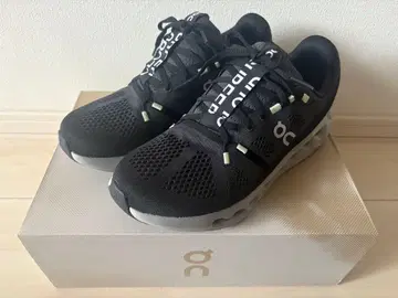 새상품급 On Cloudsurfer 스니커즈