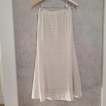 [ niko and - ] 아이보리 레이스 플레어 롱 스커트 M 사이즈
