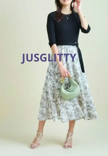 JUSGLITTY 자수 플라워 도킹 원피스