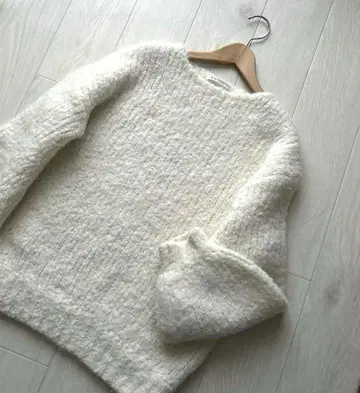 2회 착용 BEAUTY&YOUTH 울 알파카 블렌드 부클 오버 니트