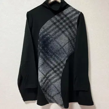 센소유니코 비대칭 긴팔 튜닉 블랙과 그레이 미사용 택 없음