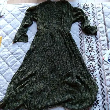 audrey and john wad 꽃무늬 긴팔 A라인 원피스