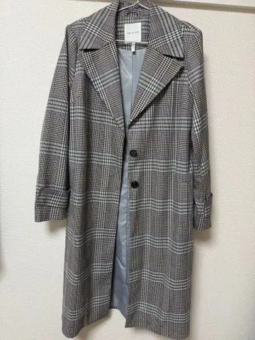 체크 무늬 더블 브레스트 롱 코트